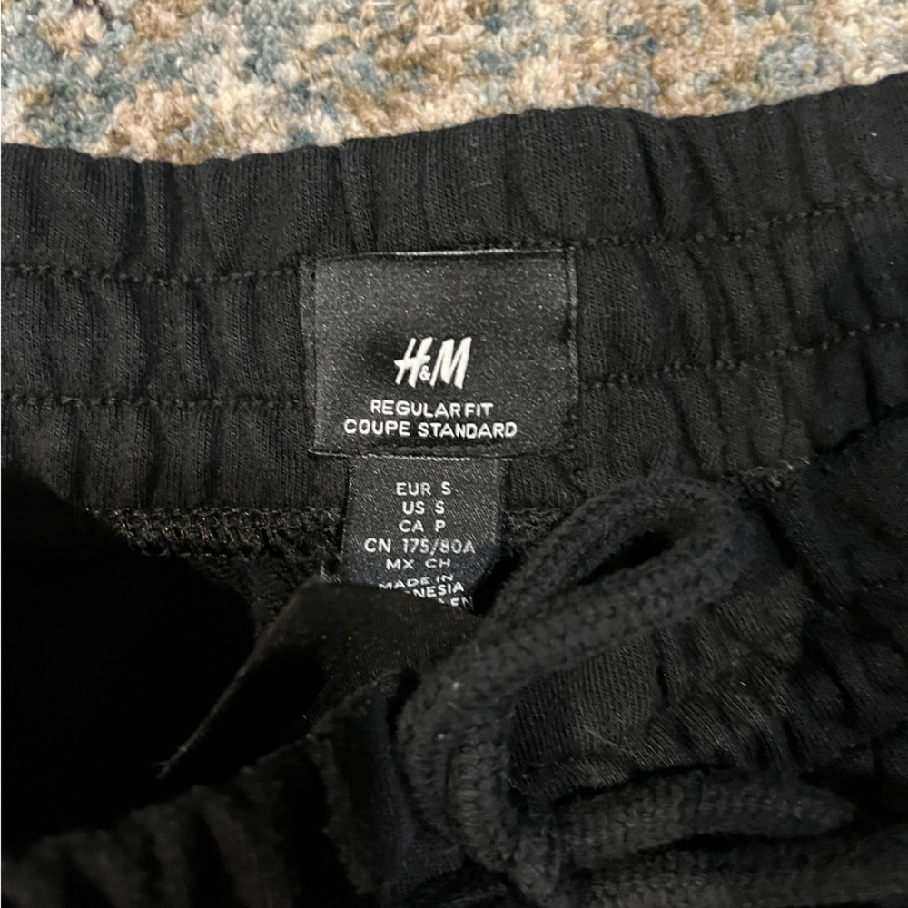 Plain Black h&m shorts